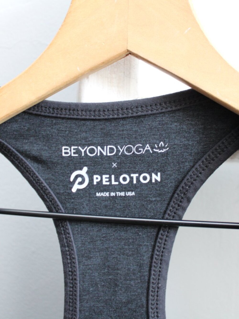 Beyond Yoga x Peloton Slip Open Crop Tank Top Black & White Spacedye Size XL - Picture 4 of 7